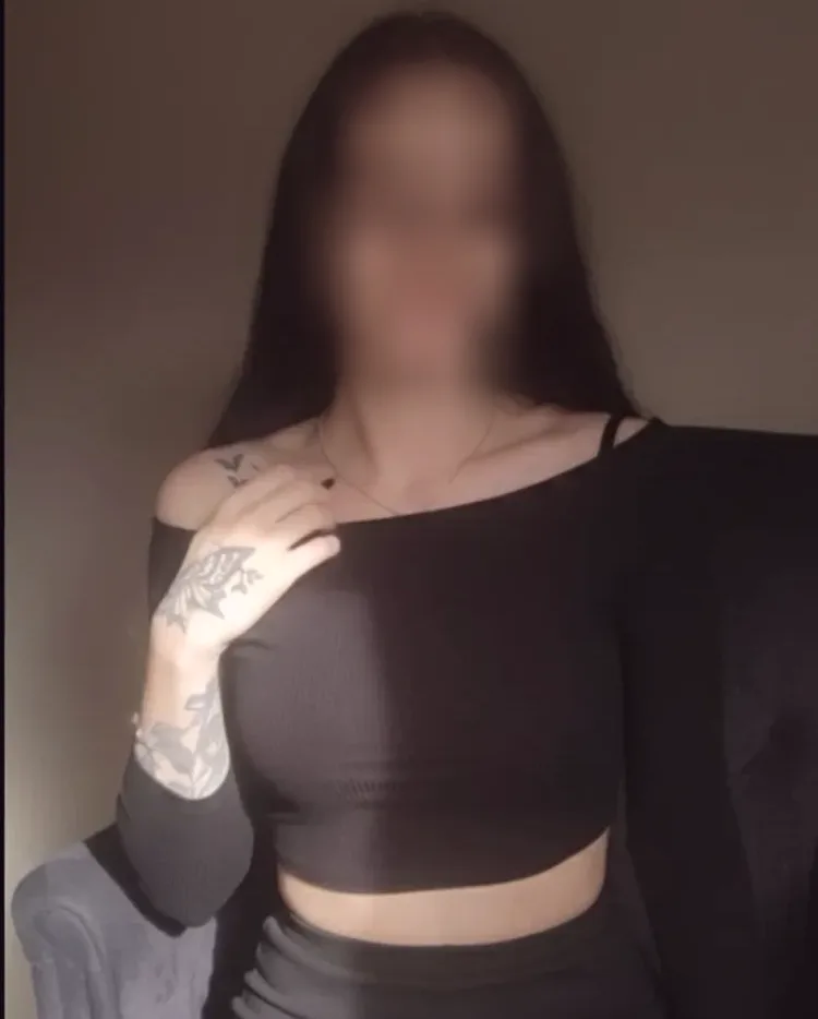 Carina, 23