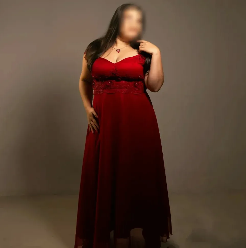 Nikolina, 32