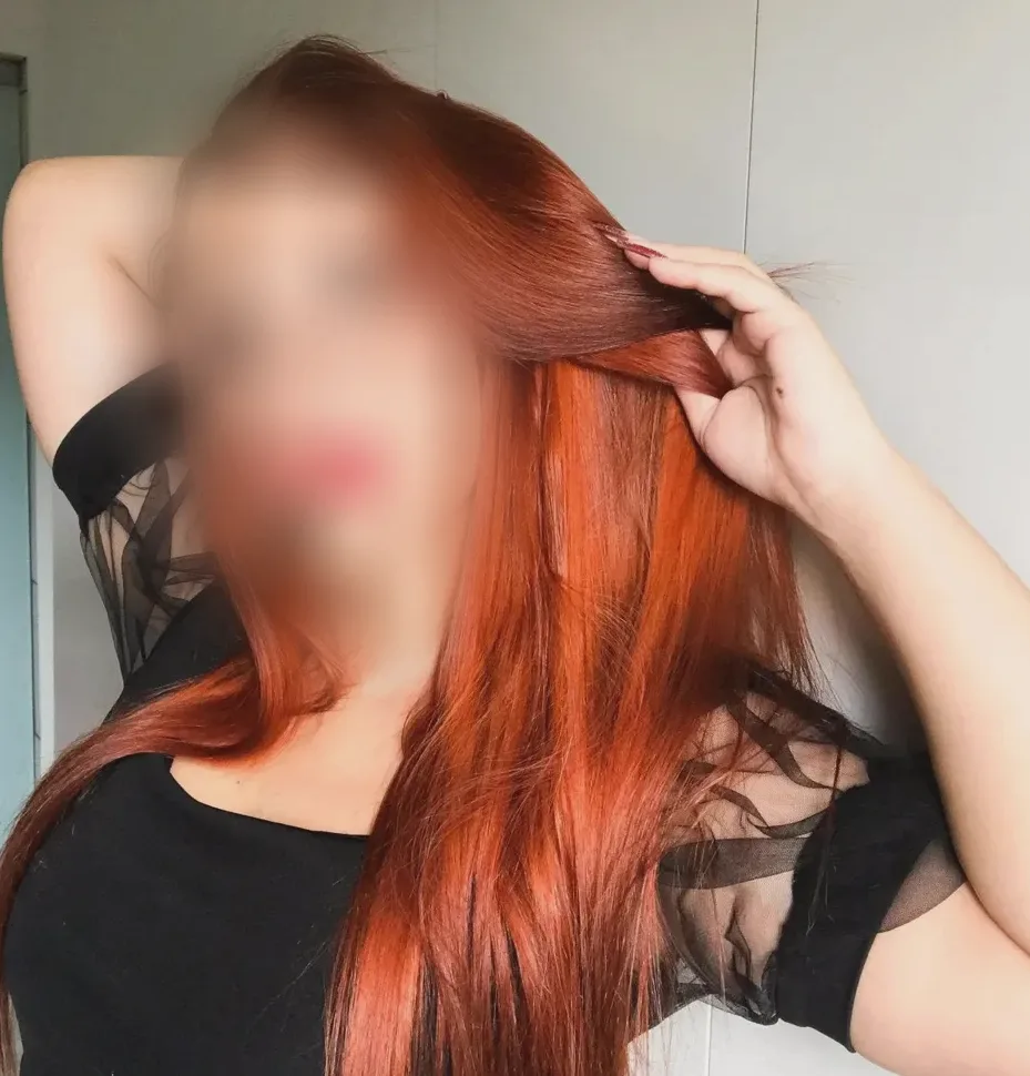 Sandra, 32