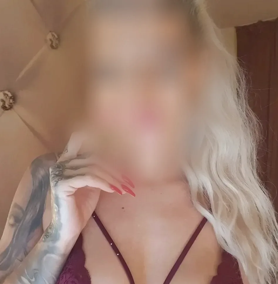 Valentina, 30