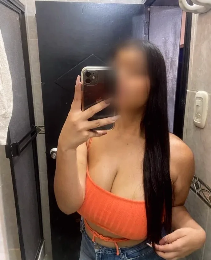 Viktoria, 29
